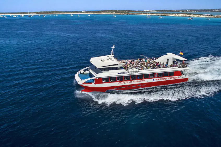 Ferry crossing to La Graciosa from Órzola