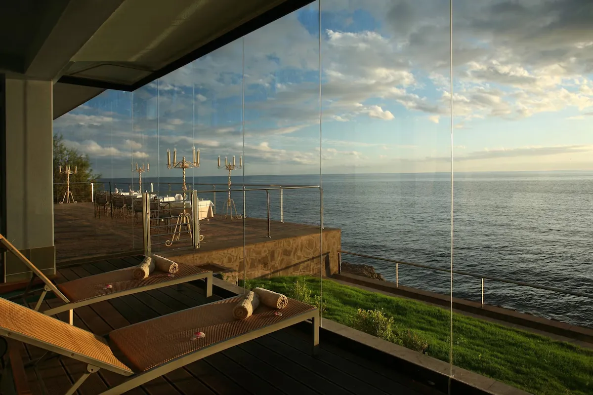 Sea-view terrace at Lopesan Villa del Conde Resort & Thalasso, Meloneras
