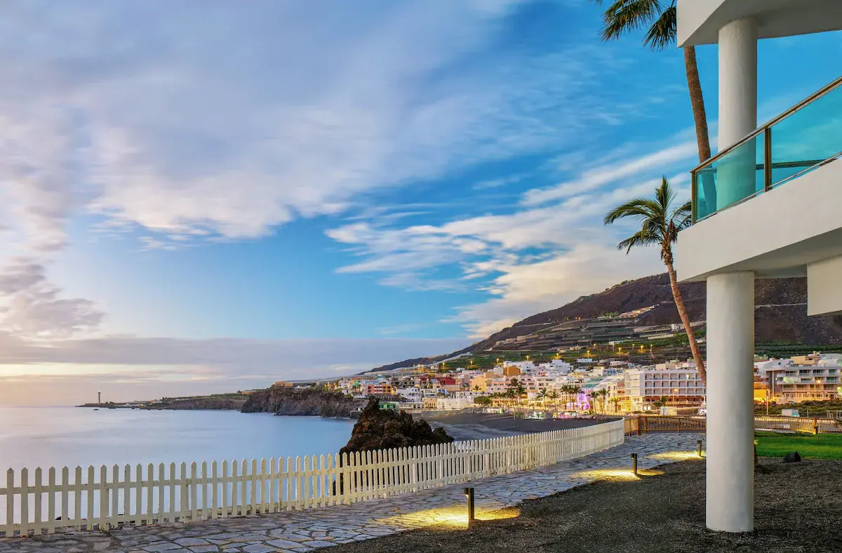 Meliá La Palma above the beach of Puerto Naos