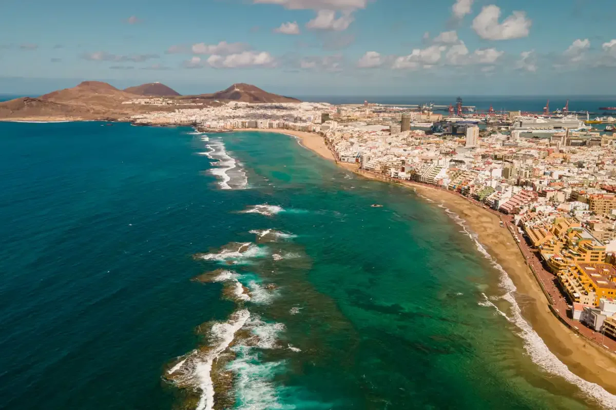 Aerial view of Las Canteras beach and the La Barra reef, with Las Palmas and La Isleta behind
