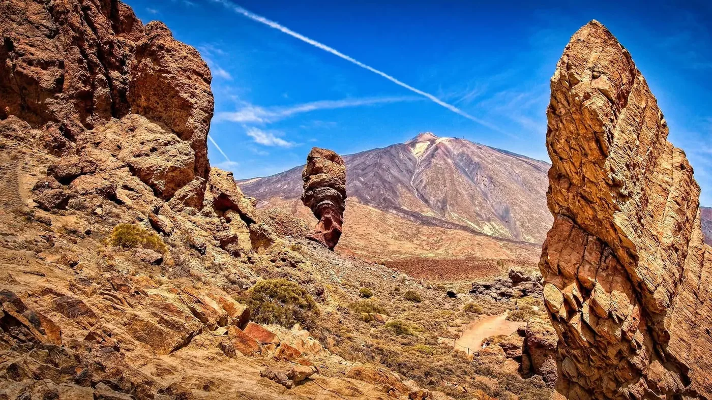 Roques de García rock formations with Mount Teide in the background — Tenerife hidden gems